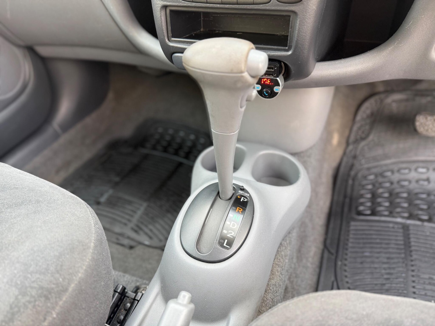 Used Toyota Yaris 2002 for sale - 76573111: Photo 38