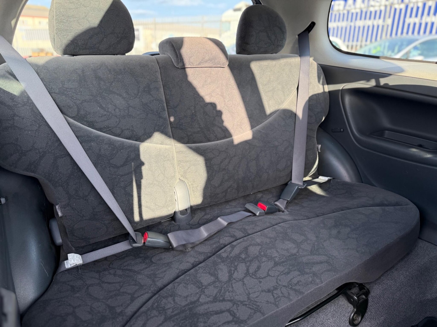 Used Toyota Yaris 2002 for sale - 76573111: Photo 44