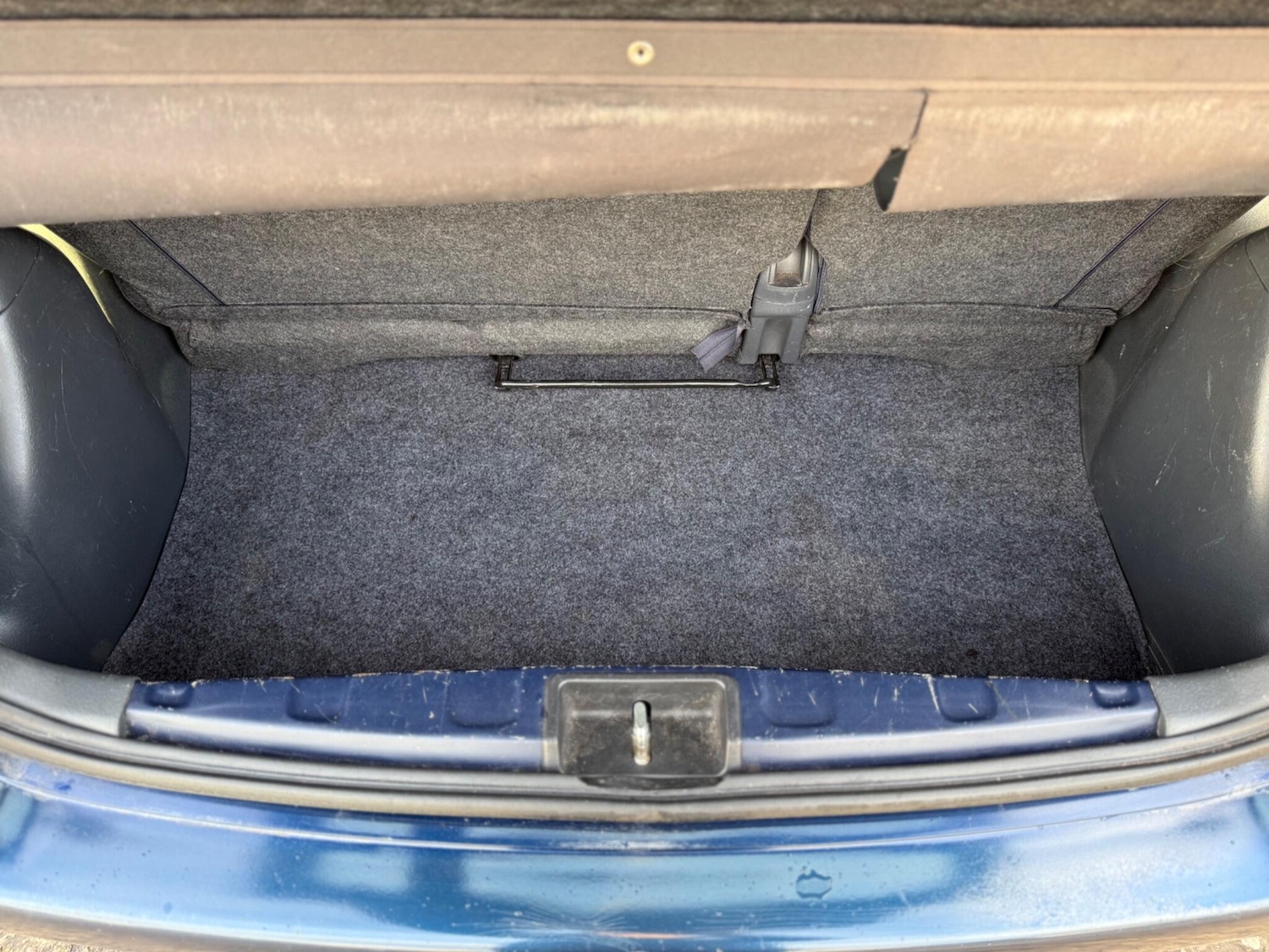 Used Toyota Yaris 2002 for sale - 76573111: Photo 46