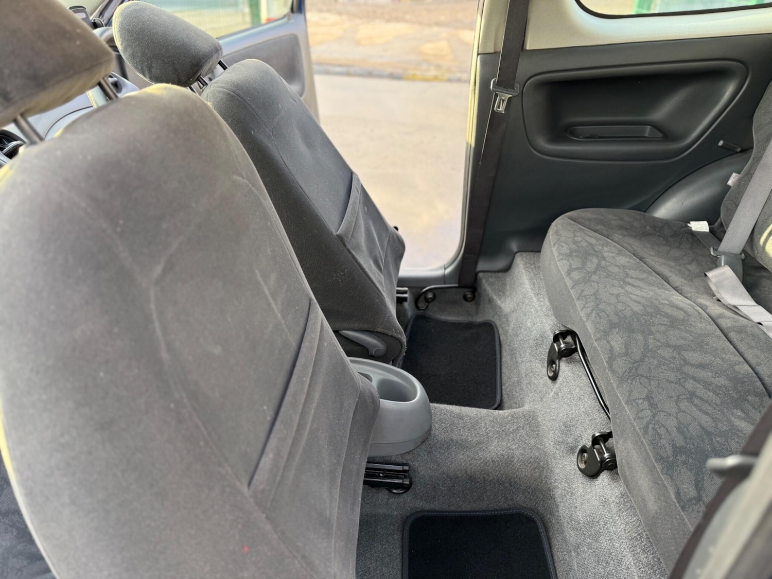 Used Toyota Yaris 2002 for sale - 76573111: Photo 53