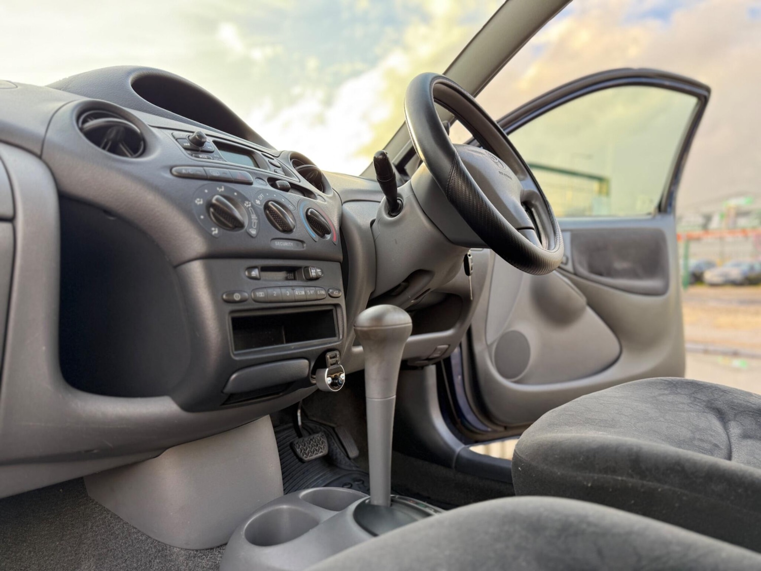 Used Toyota Yaris 2002 for sale - 76573111: Photo 58