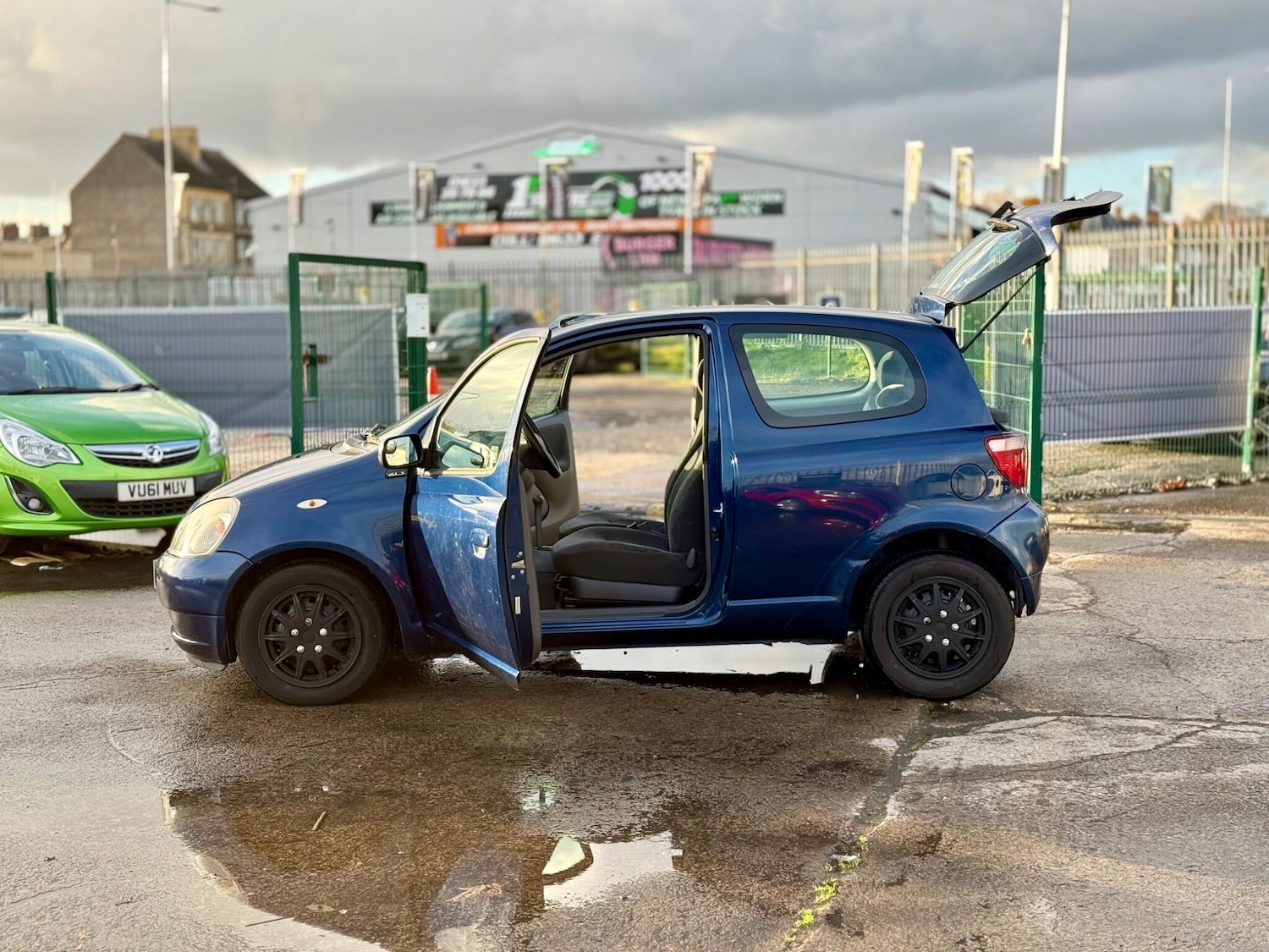 Used Toyota Yaris 2002 for sale - 76573111: Photo 61