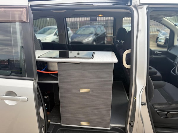 Used Nissan Serena 2020 for sale - 75768806: Photo 43