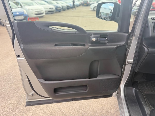 Used Nissan Serena 2020 for sale - 75768806: Photo 57