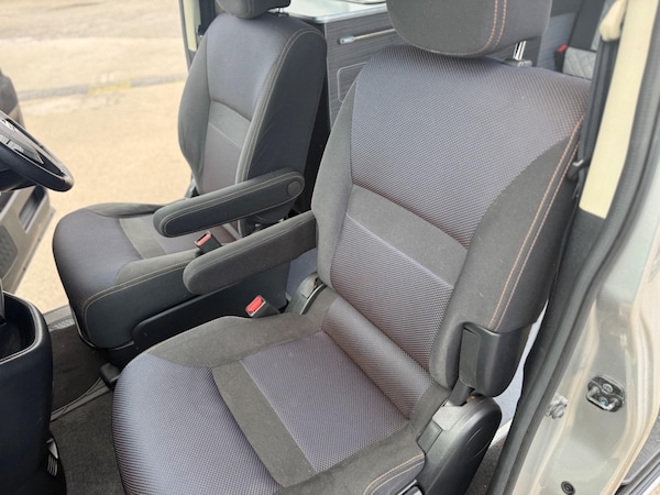 Used Nissan Serena 2020 for sale - 75768806: Photo 60
