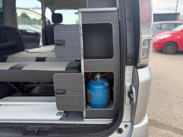 Used Nissan Serena 2020 for sale - 75768806: Photo 65