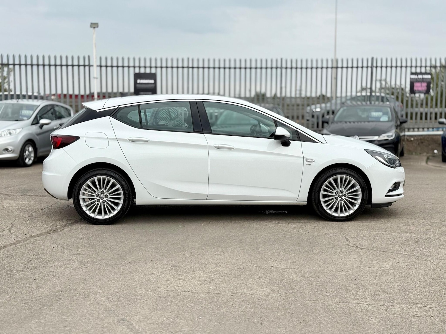 Used Vauxhall Astra 2018 for sale - 76472908: Photo 12