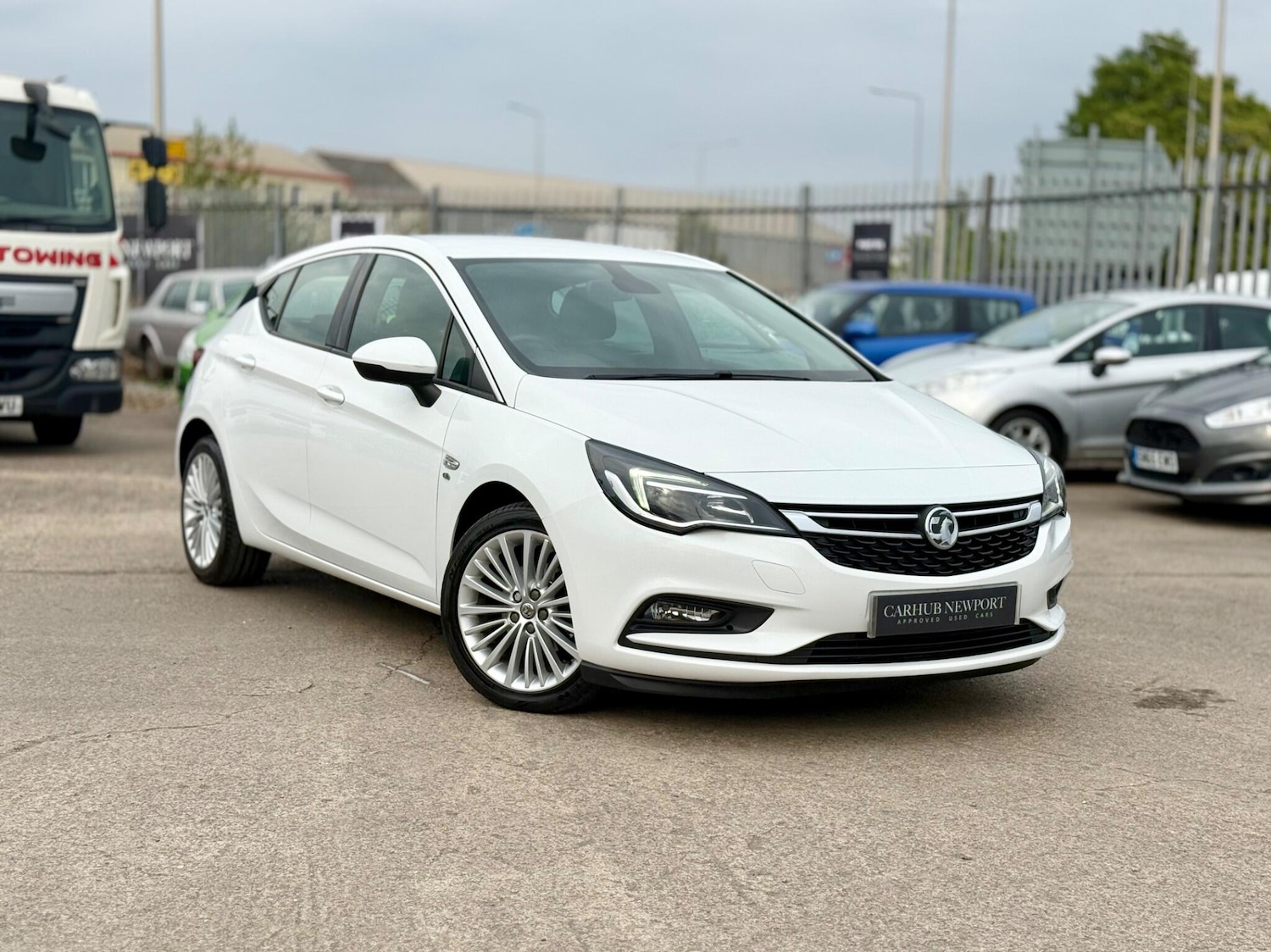 Used Vauxhall Astra 2018 for sale - 76472908: Photo 2
