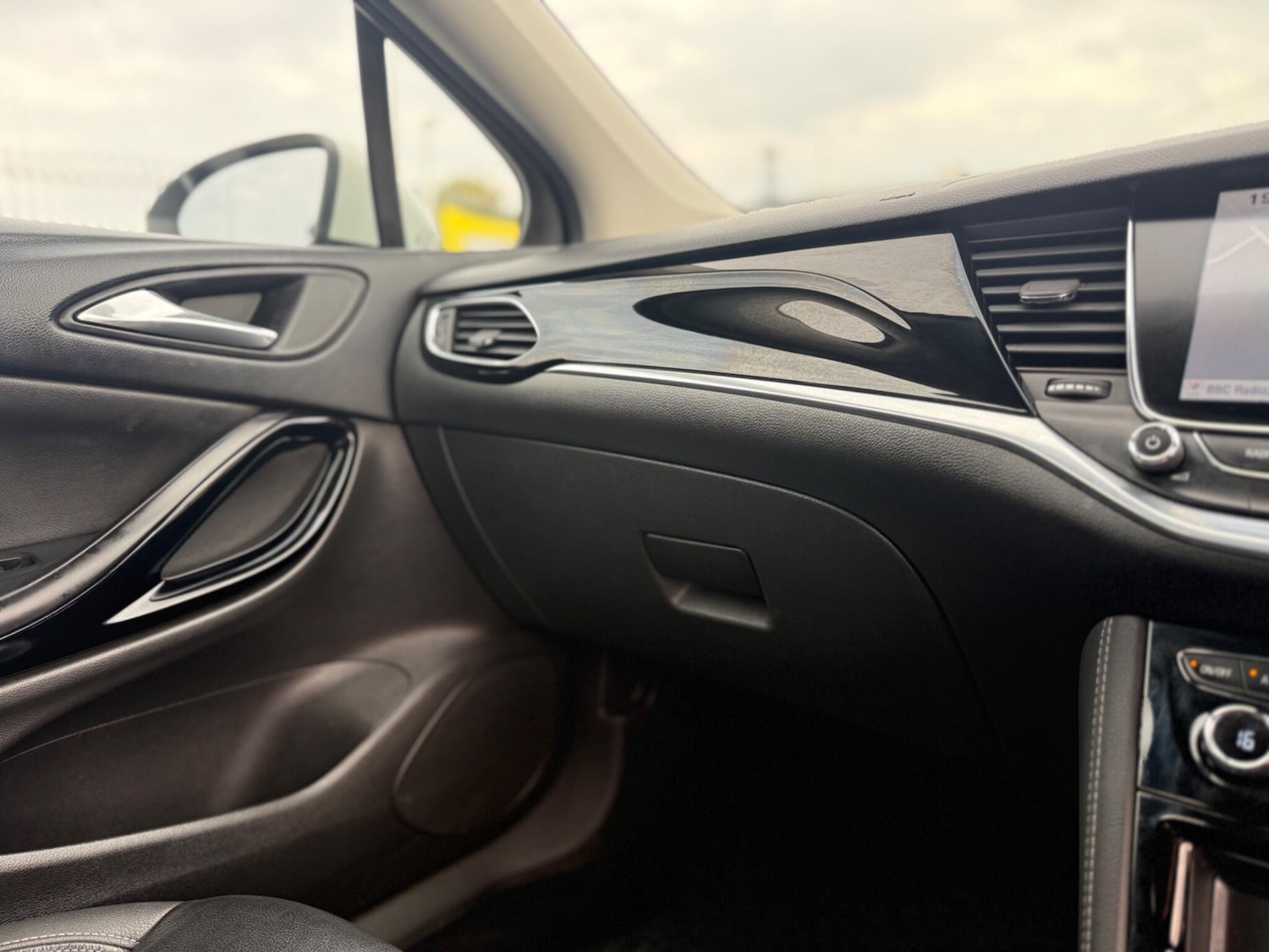 Used Vauxhall Astra 2018 for sale - 76472908: Photo 49