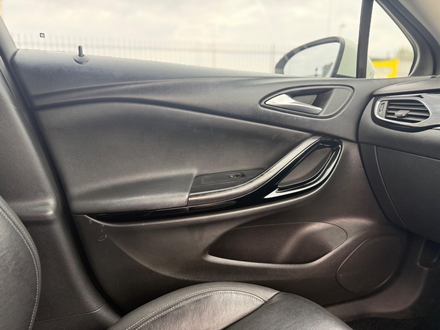 Used Vauxhall Astra 2018 for sale - 76472908: Photo 51