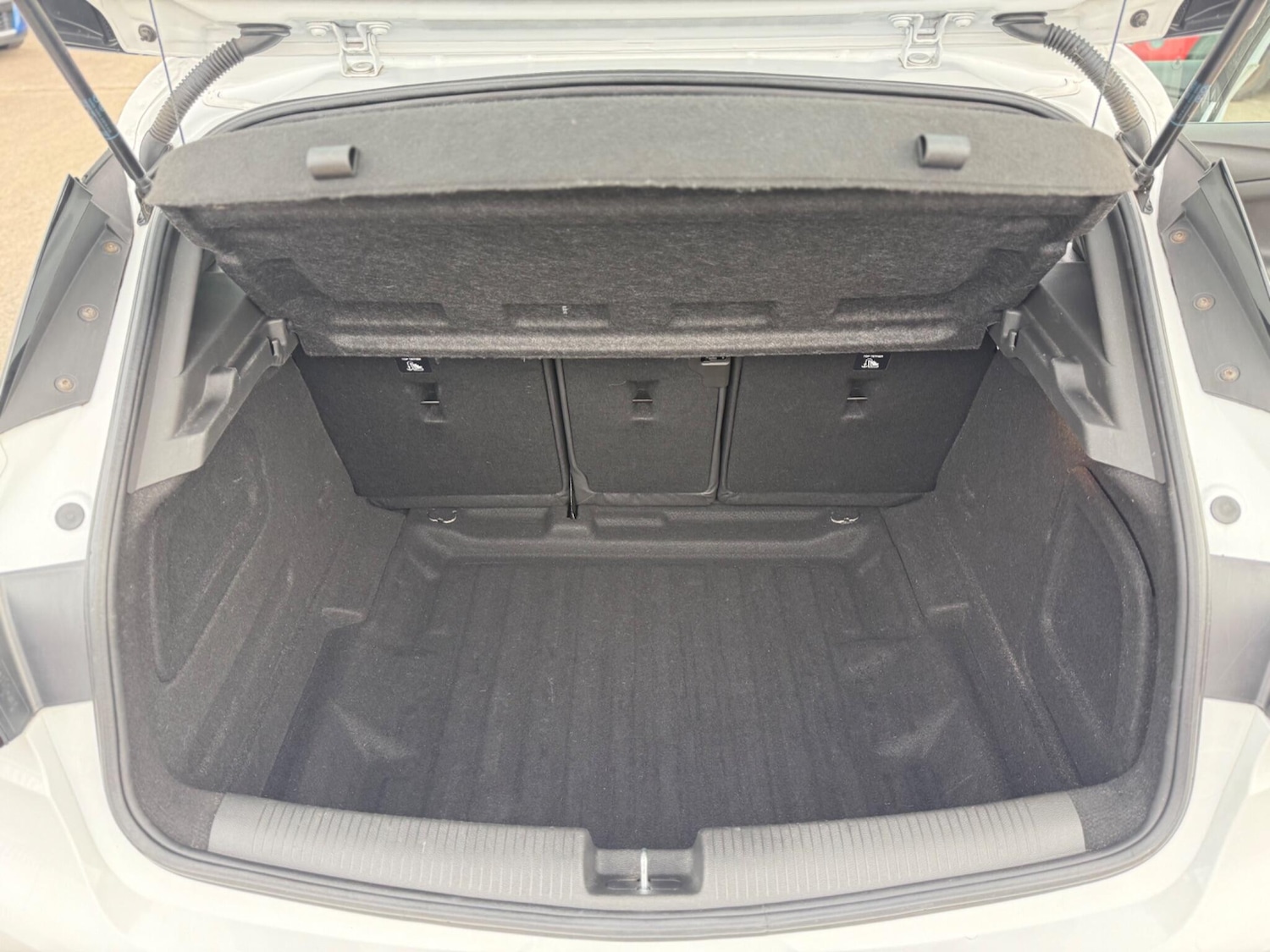 Used Vauxhall Astra 2018 for sale - 76472908: Photo 54