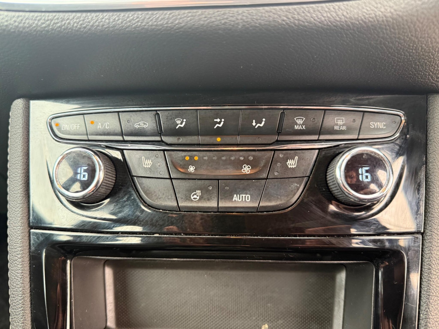 Used Vauxhall Astra 2018 for sale - 76472908: Photo 57