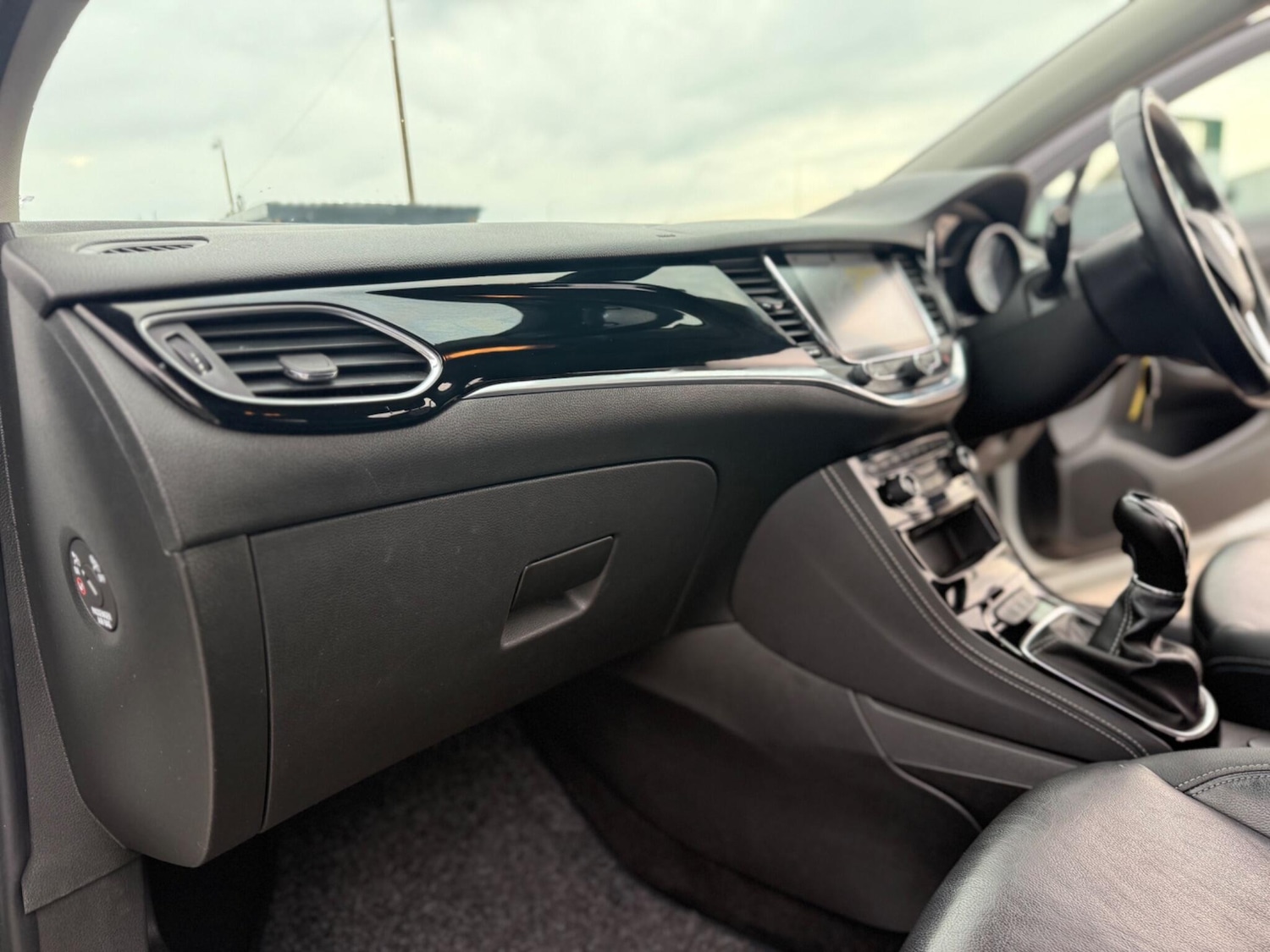 Used Vauxhall Astra 2018 for sale - 76472908: Photo 69