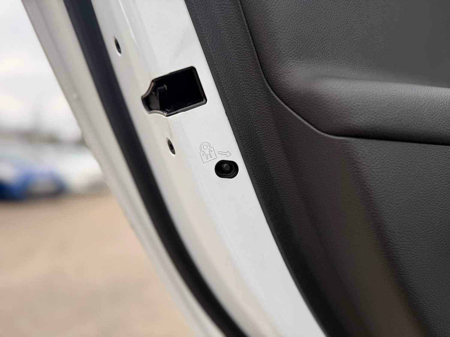 Used Vauxhall Astra 2018 for sale - 76472908: Photo 70