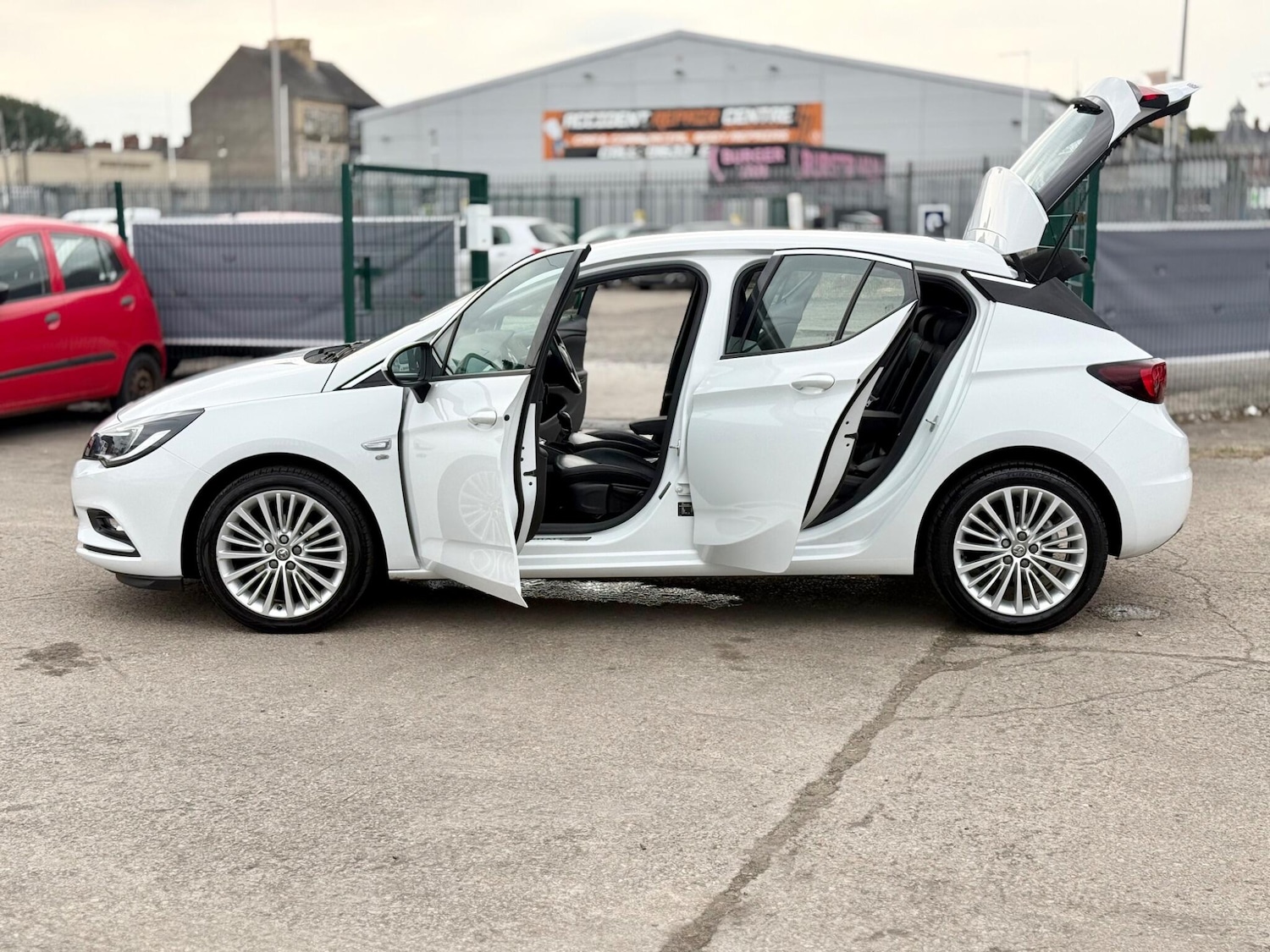 Used Vauxhall Astra 2018 for sale - 76472908: Photo 72