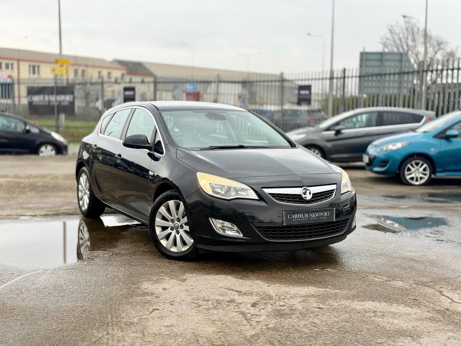 Used Vauxhall Astra 2011 for sale - 77344697: Photo 2