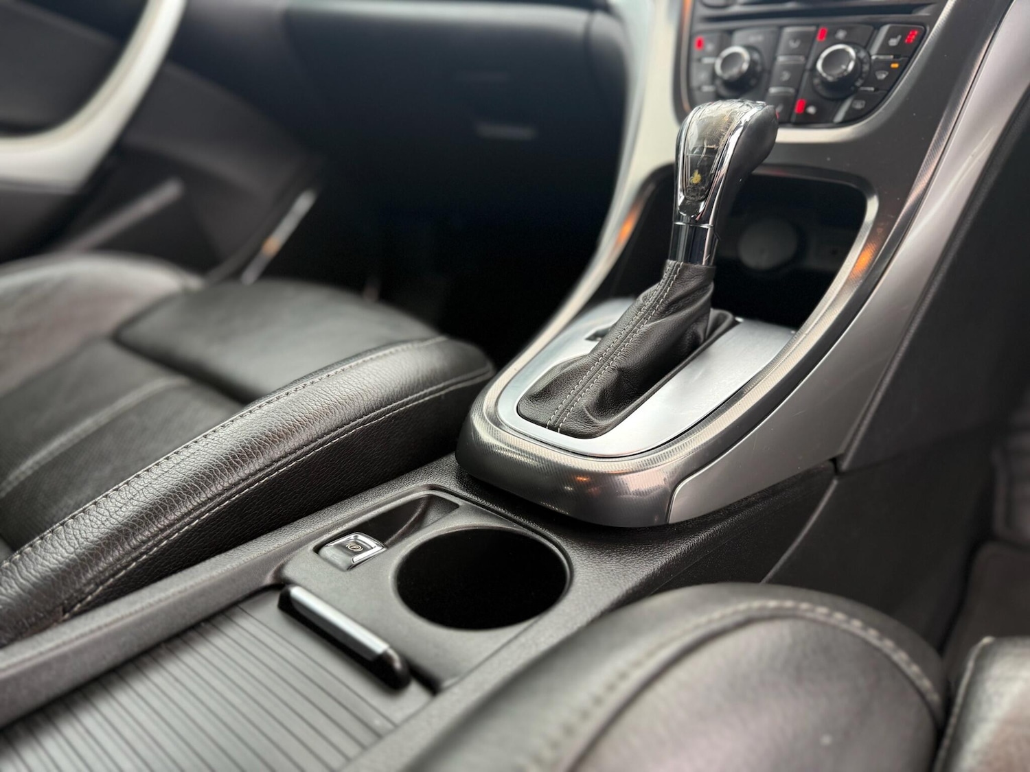 Used Vauxhall Astra 2011 for sale - 77344697: Photo 49