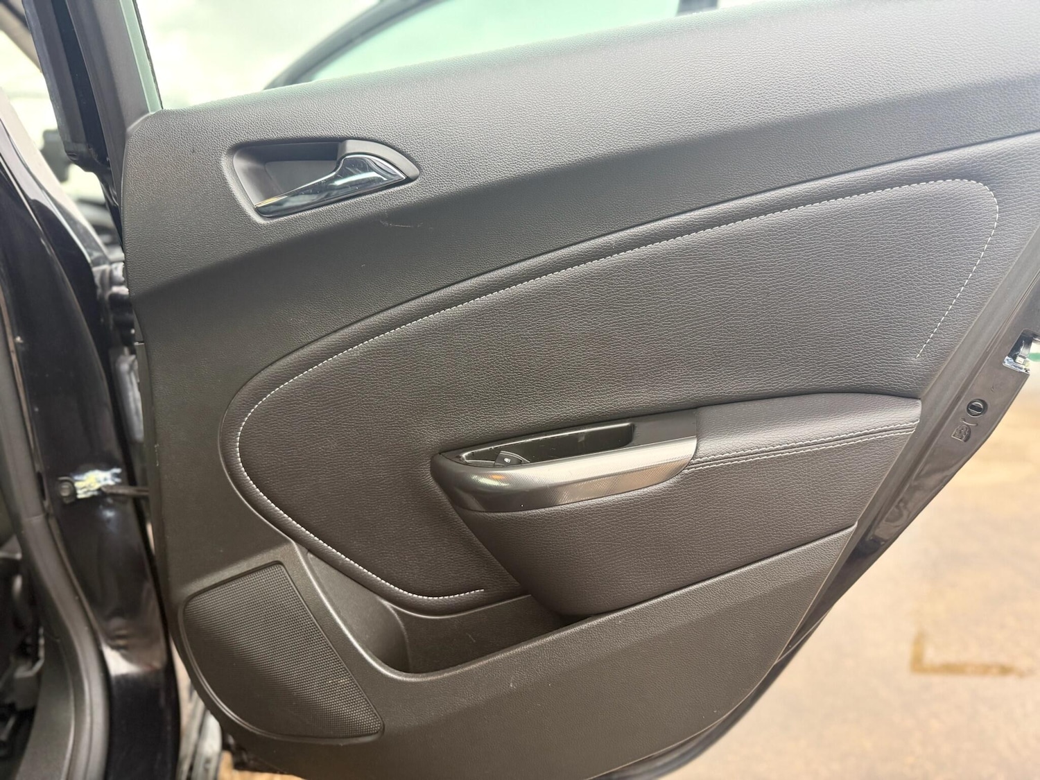 Used Vauxhall Astra 2011 for sale - 77344697: Photo 50