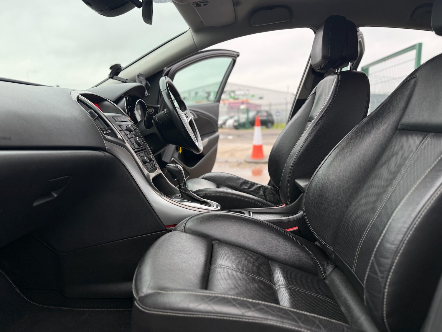 Used Vauxhall Astra 2011 for sale - 77344697: Photo 66