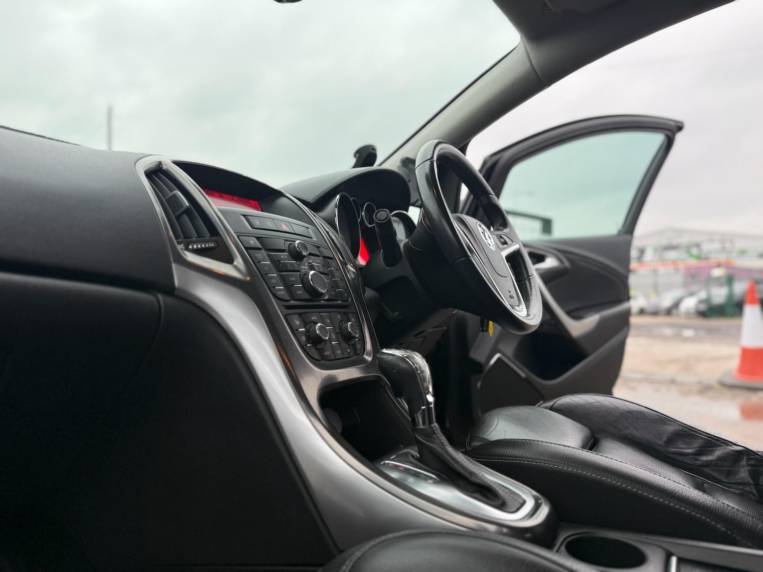 Used Vauxhall Astra 2011 for sale - 77344697: Photo 69