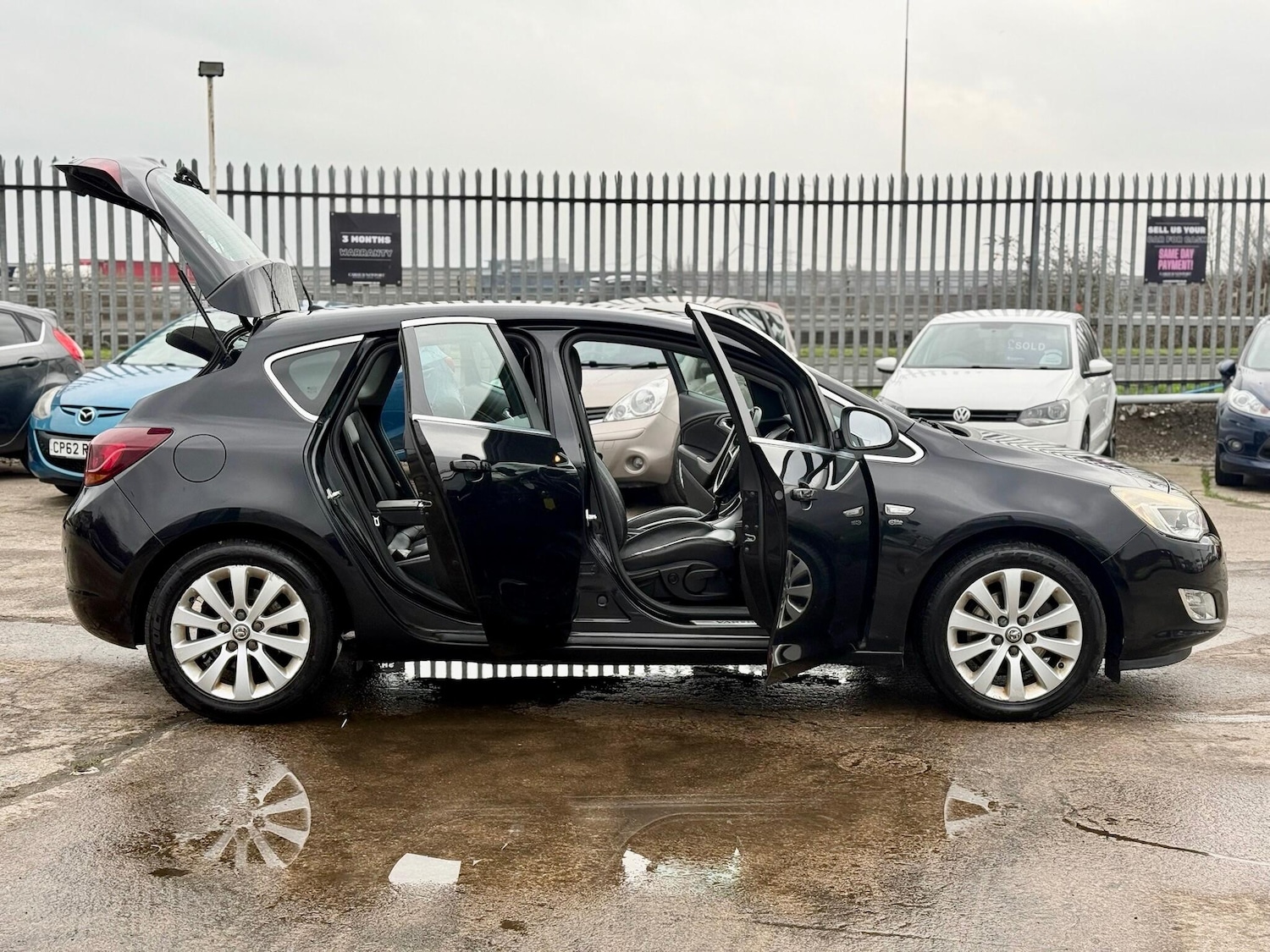 Used Vauxhall Astra 2011 for sale - 77344697: Photo 76