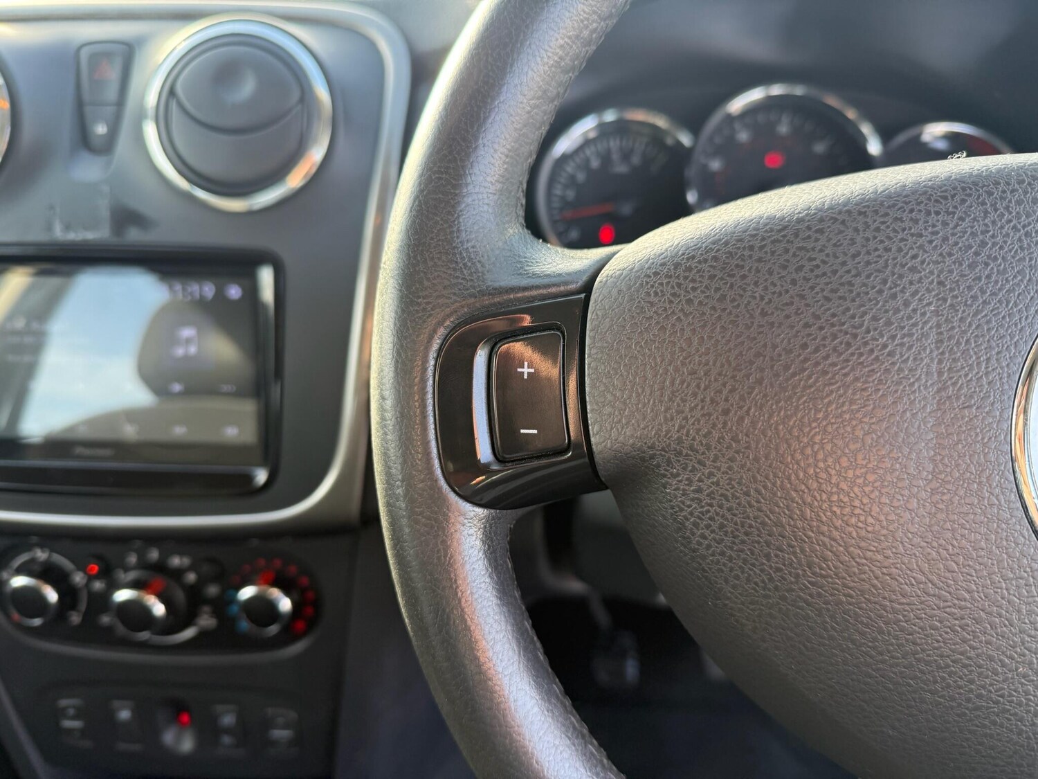 Used Dacia Sandero for sale - 77511460: Photo 39