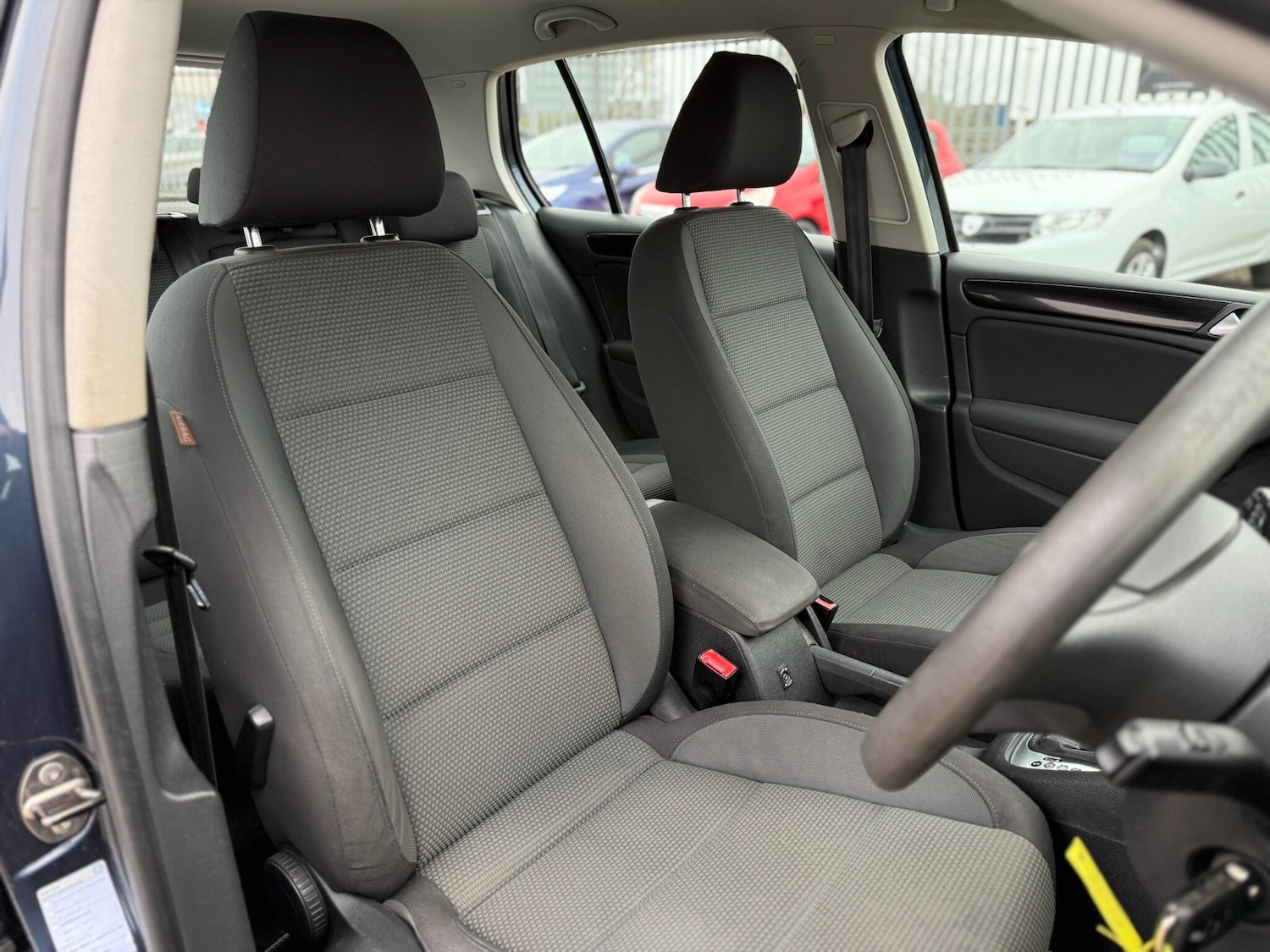 Used Volkswagen Golf 2010 for sale - 77091688: Photo 25