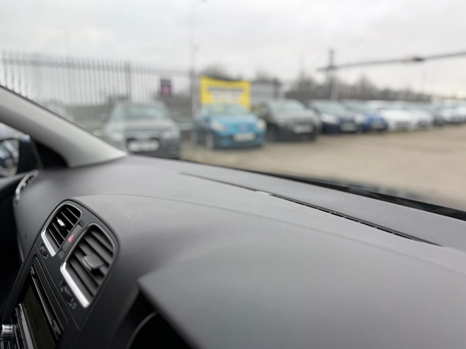 Used Volkswagen Golf 2010 for sale - 77091688: Photo 28