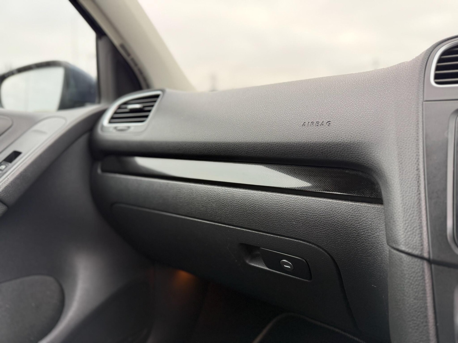 Used Volkswagen Golf 2010 for sale - 77091688: Photo 40