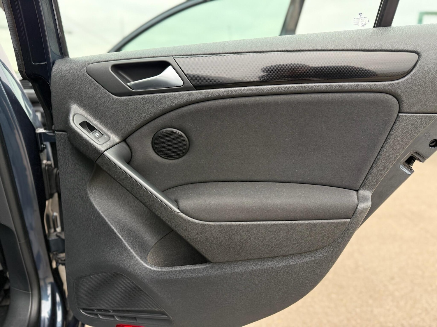 Used Volkswagen Golf 2010 for sale - 77091688: Photo 43