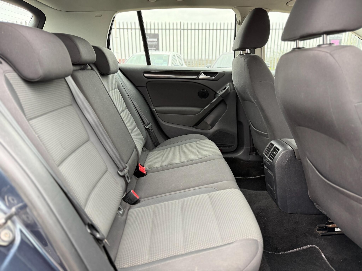 Used Volkswagen Golf 2010 for sale - 77091688: Photo 44