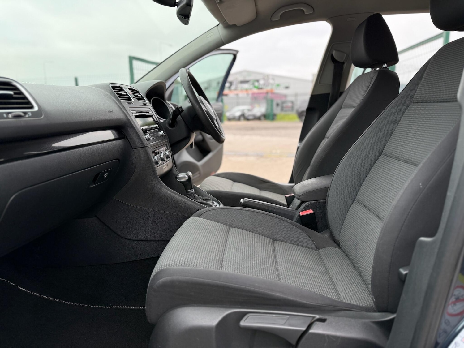 Used Volkswagen Golf 2010 for sale - 77091688: Photo 59