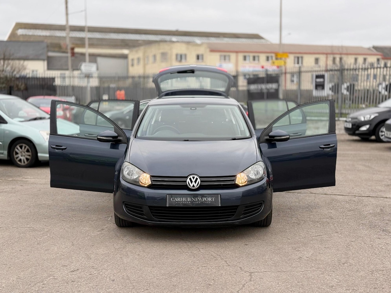 Used Volkswagen Golf 2010 for sale - 77091688: Photo 65