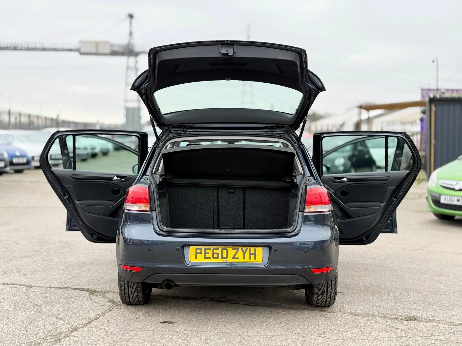 Used Volkswagen Golf 2010 for sale - 77091688: Photo 68