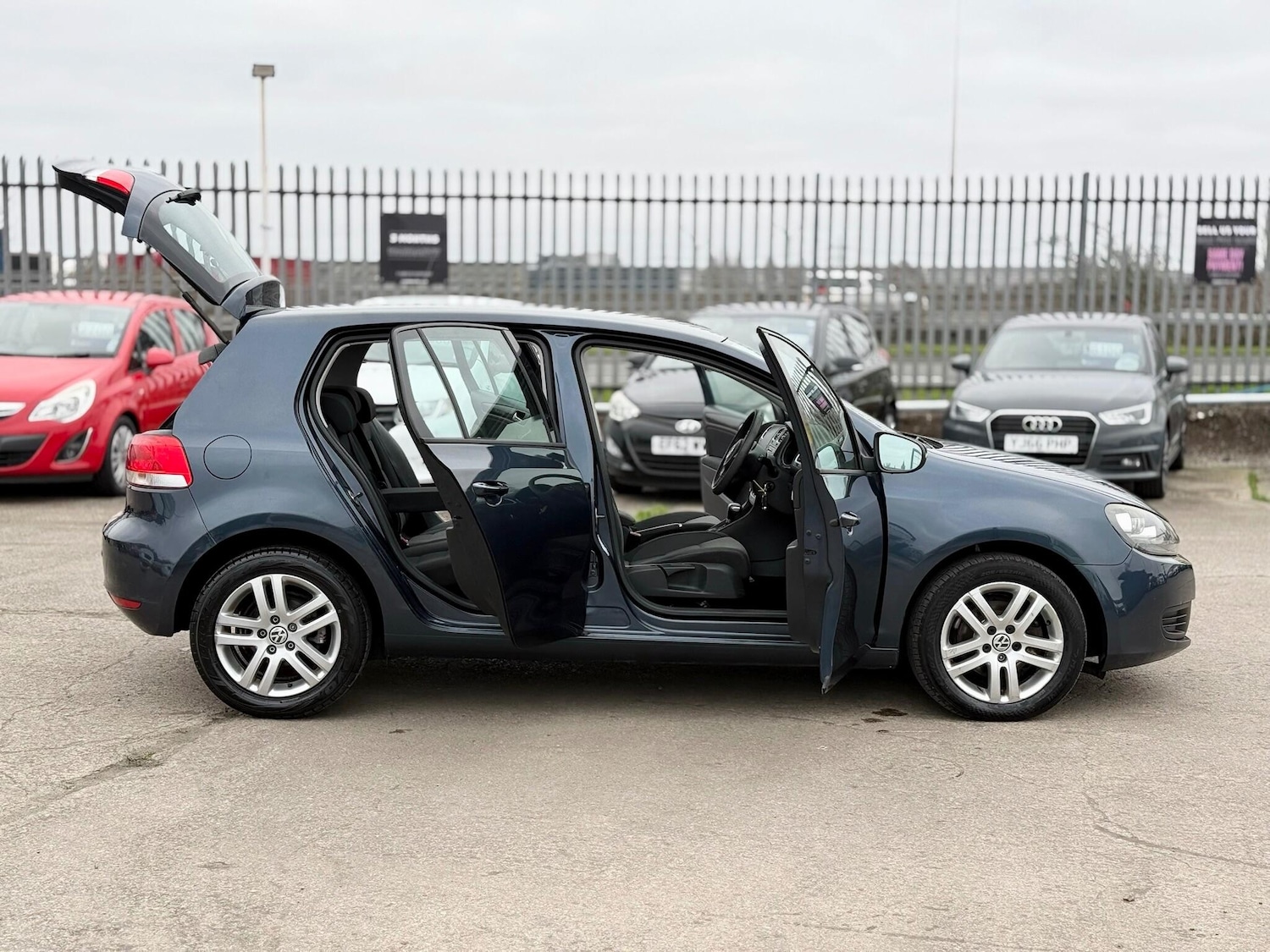 Used Volkswagen Golf 2010 for sale - 77091688: Photo 69