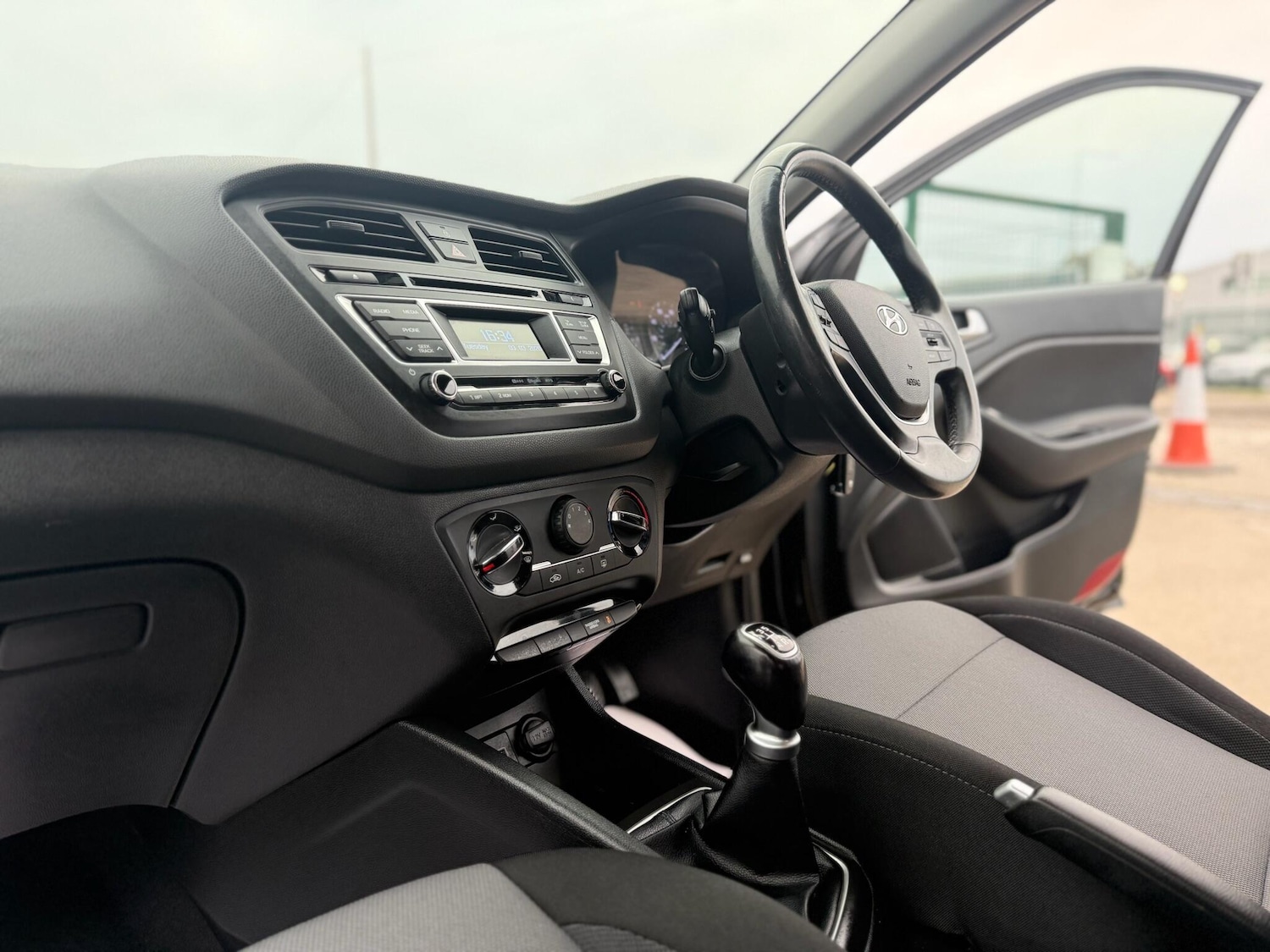 Used Hyundai i20 for sale - 78136271: Photo 23