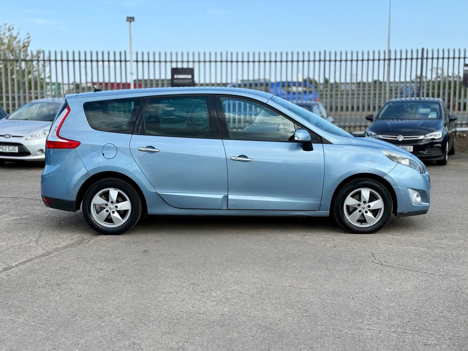 Used Renault Grand Scenic 2011 for sale - 75858141: Photo 12