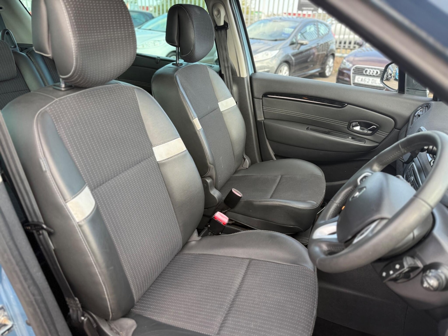 Used Renault Grand Scenic 2011 for sale - 75858141: Photo 27