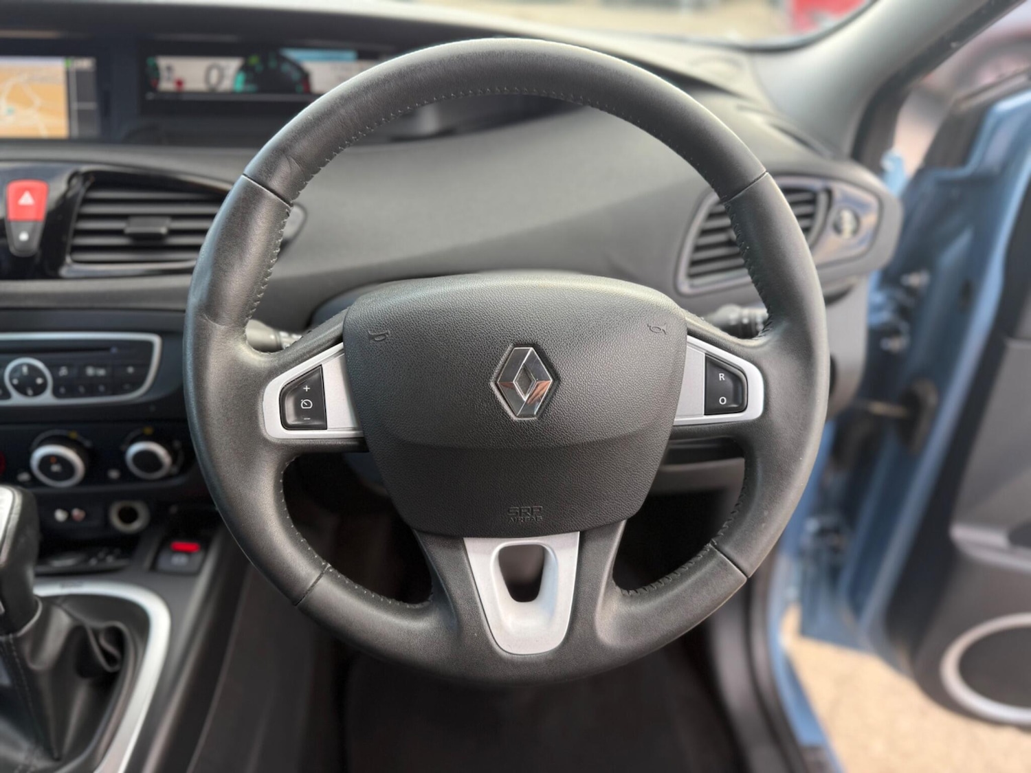 Used Renault Grand Scenic 2011 for sale - 75858141: Photo 30