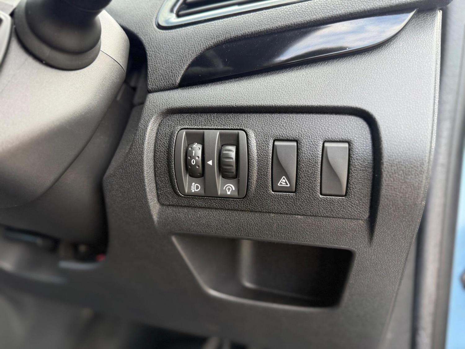 Used Renault Grand Scenic 2011 for sale - 75858141: Photo 32