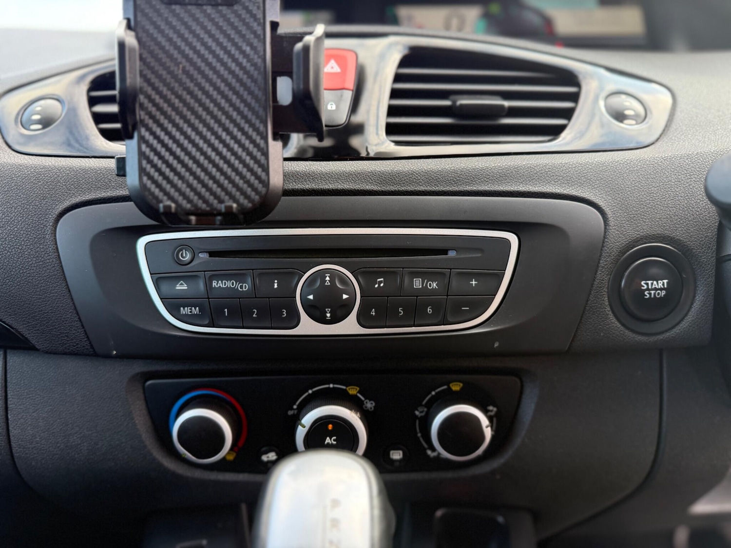 Used Renault Grand Scenic 2011 for sale - 75858141: Photo 38