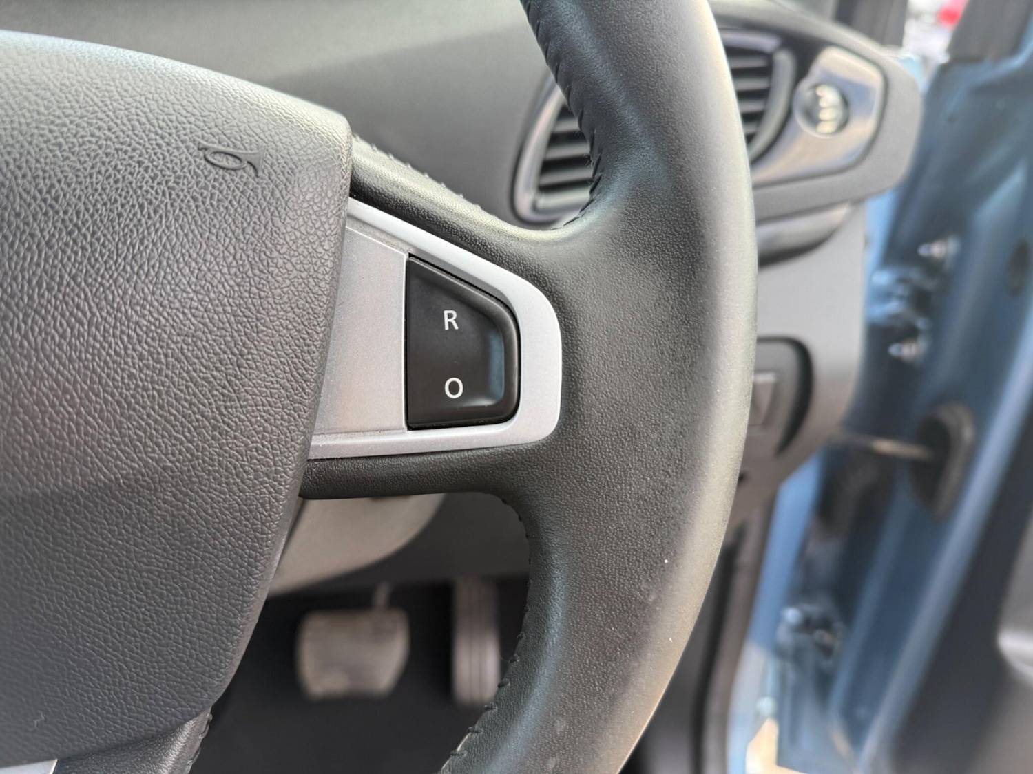 Used Renault Grand Scenic 2011 for sale - 75858141: Photo 47