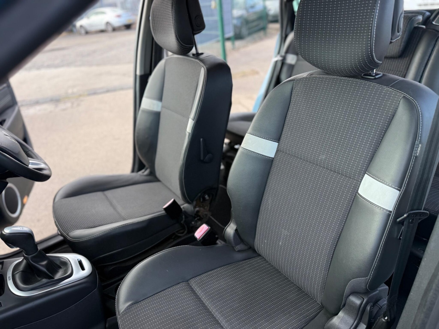 Used Renault Grand Scenic 2011 for sale - 75858141: Photo 76