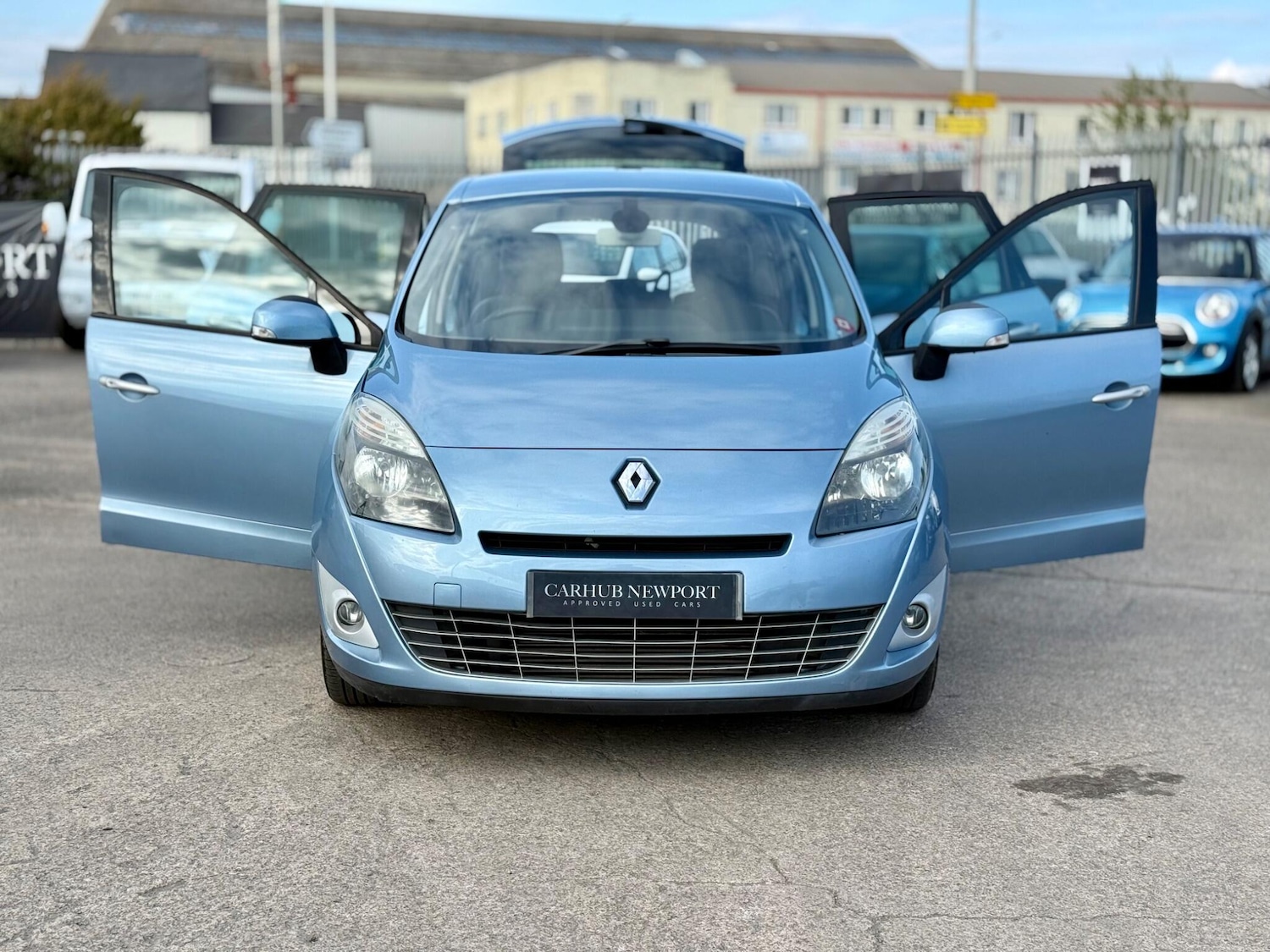 Used Renault Grand Scenic 2011 for sale - 75858141: Photo 78
