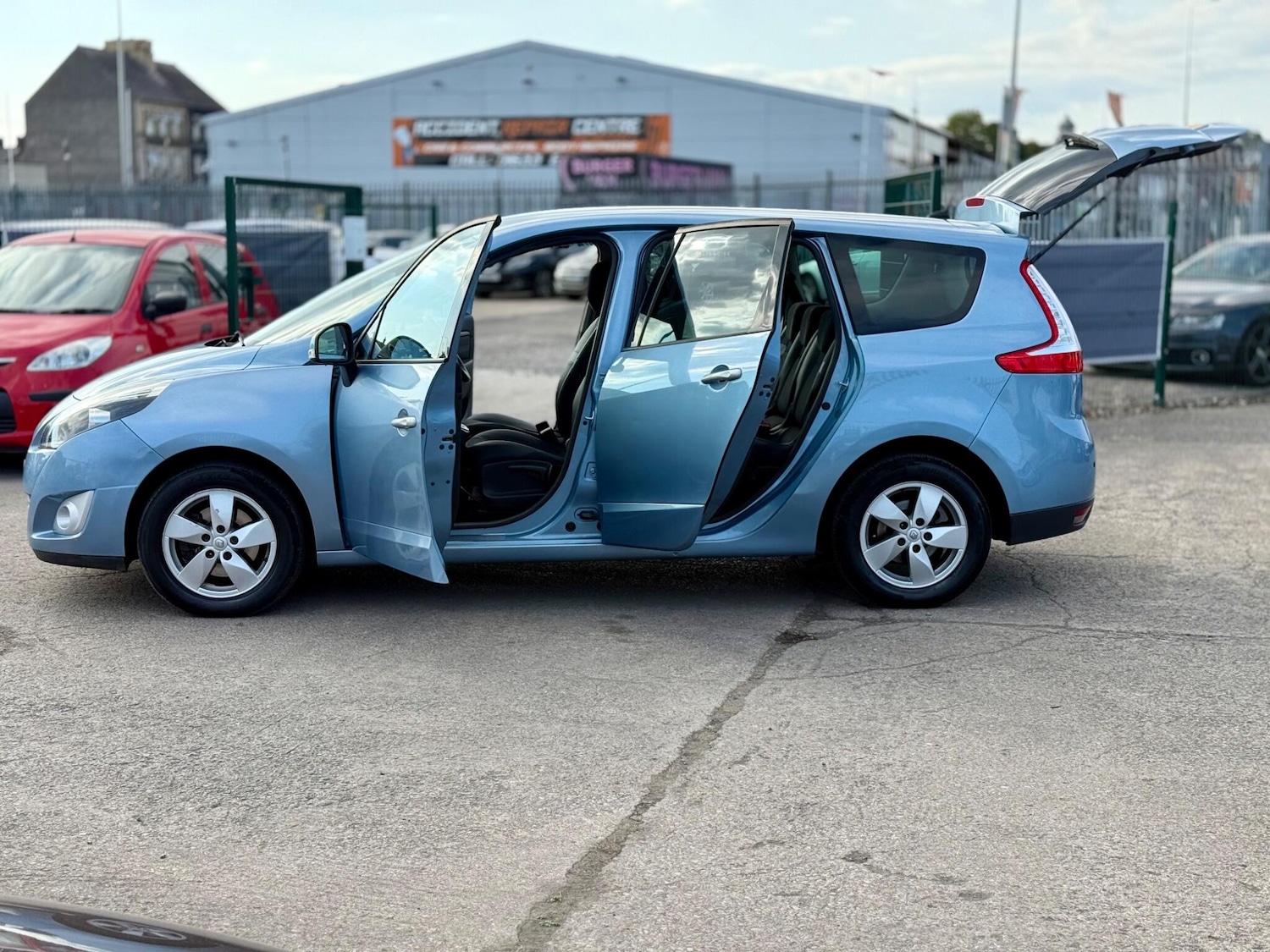 Used Renault Grand Scenic 2011 for sale - 75858141: Photo 79