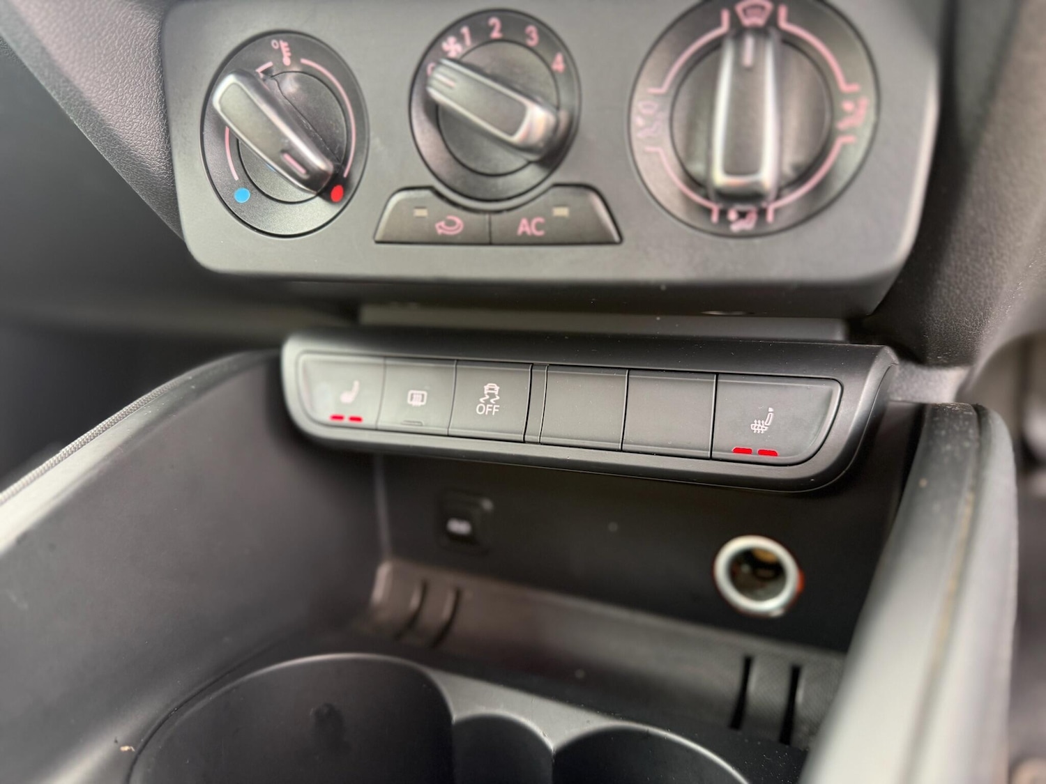 Used Audi A1 2014 for sale - 78047917: Photo 44