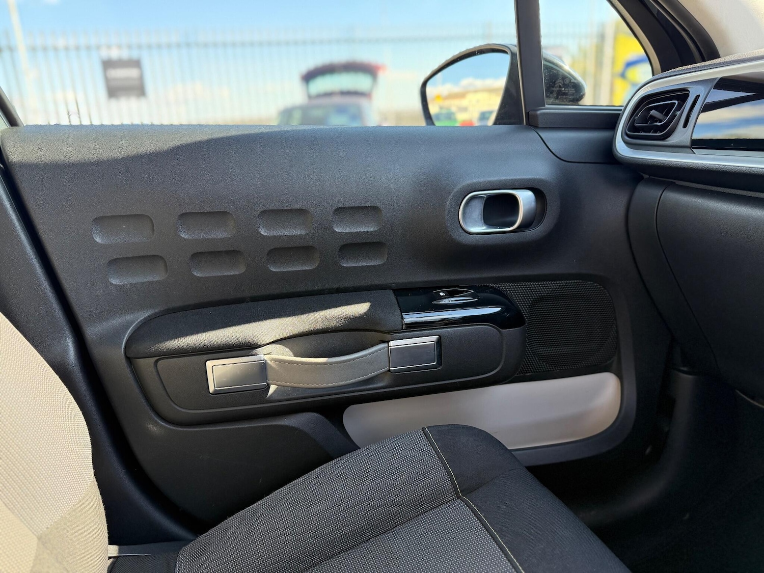 Used Citroen C3 2017 for sale - 76109655: Photo 52