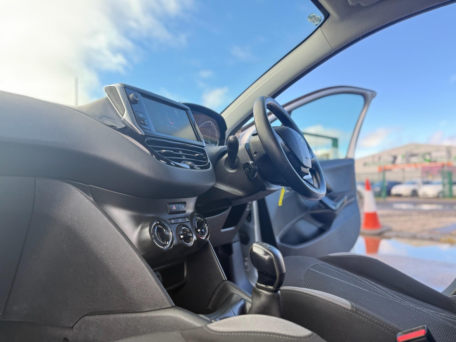 Used Peugeot 208 for sale - 77753748: Photo 30