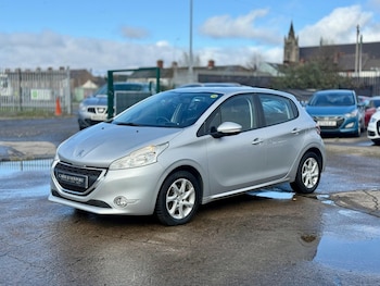 Used Peugeot 208 2013 for sale - 77753748: Photo