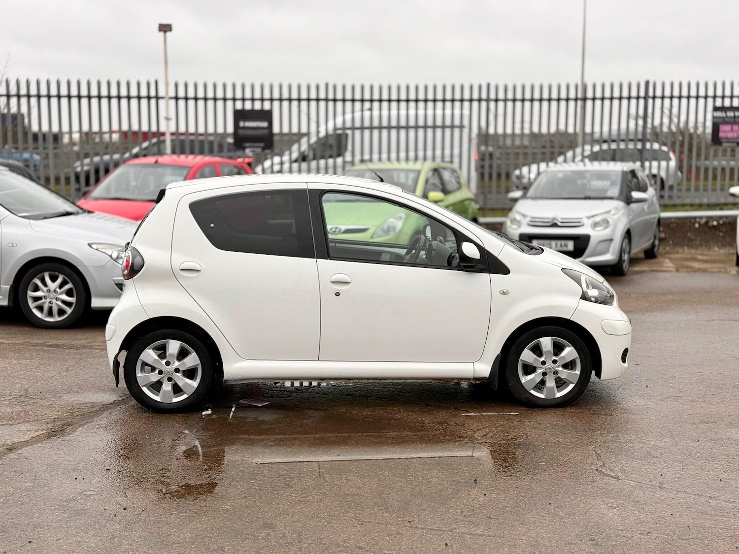 Used Toyota AYGO 2011 for sale - 77633479: Photo 10